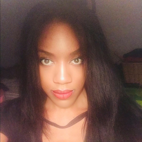 Top 10% Seller / Posh Ambassador / Party Host - Picture 6 of 6